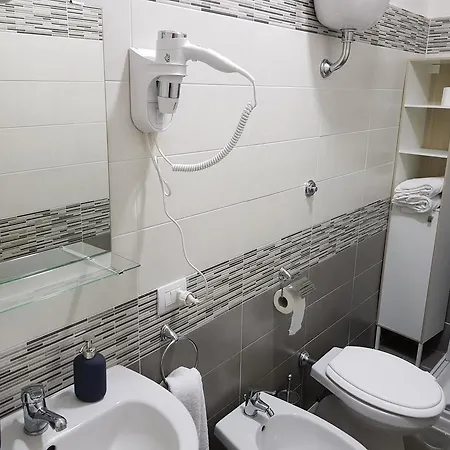 Cavour Oda ve Kahvaltı Napoli