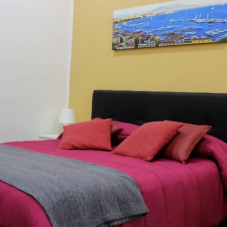Oda ve Kahvaltı Cavour Napoli